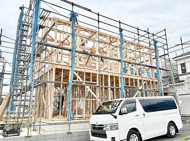 【現地外観写真】4号棟 ■家族みんなが笑顔で過ごせる、安心感のある住まい