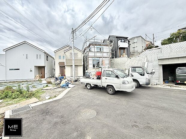 【前面道路含む現地写真】■この道を歩けば、毎日が少し特別になる