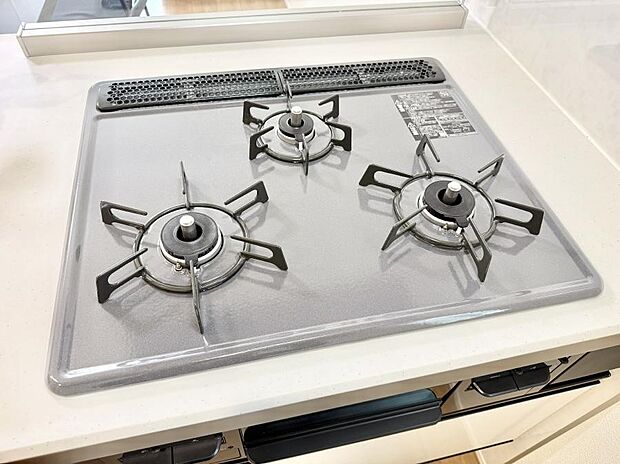 【3口ガスコンロ】■一度に多くの料理ができ便利で効率的