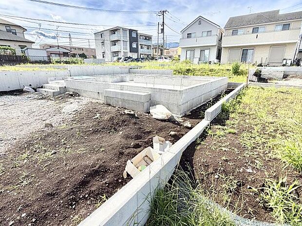 【現地外観写真】1号棟  ■新しい暮らしが始まる場所で、家族の絆を深める