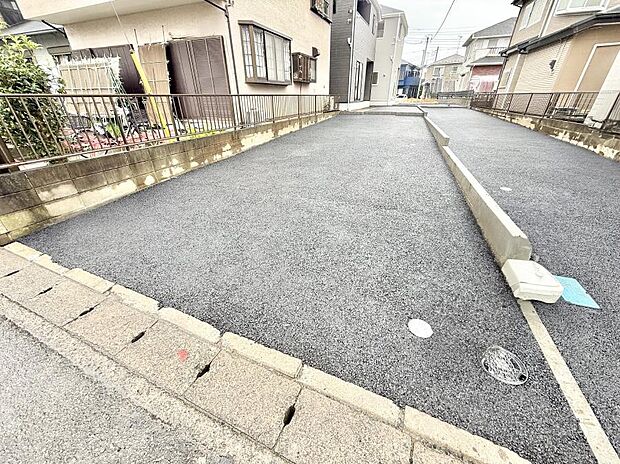 【駐車場】2号棟 ■自宅にカースペースがあると助かります