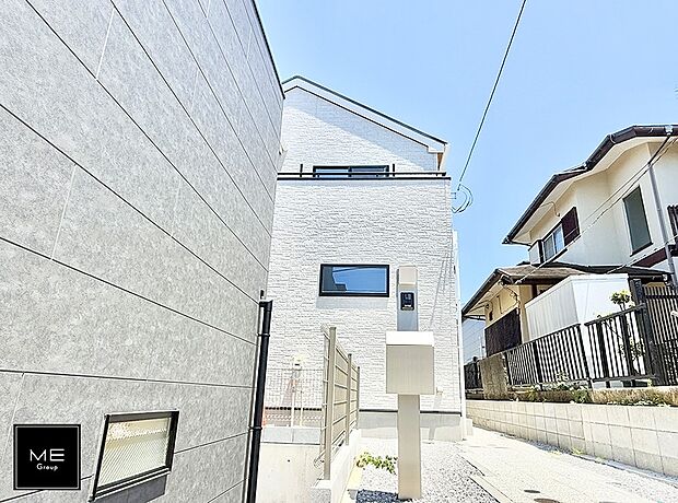 【現地外観写真】C号棟 ■家族みんなが笑顔で過ごせる、安心感のある住まい