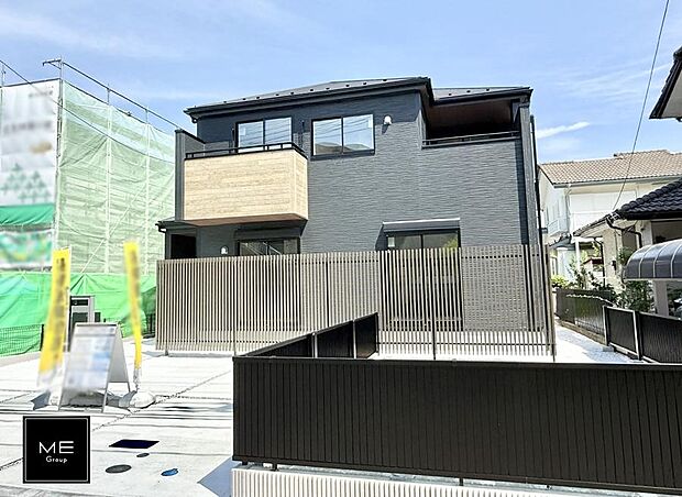 【現地外観写真】1号棟 ■暮らしを彩る充実した設備仕様が備わった住まい