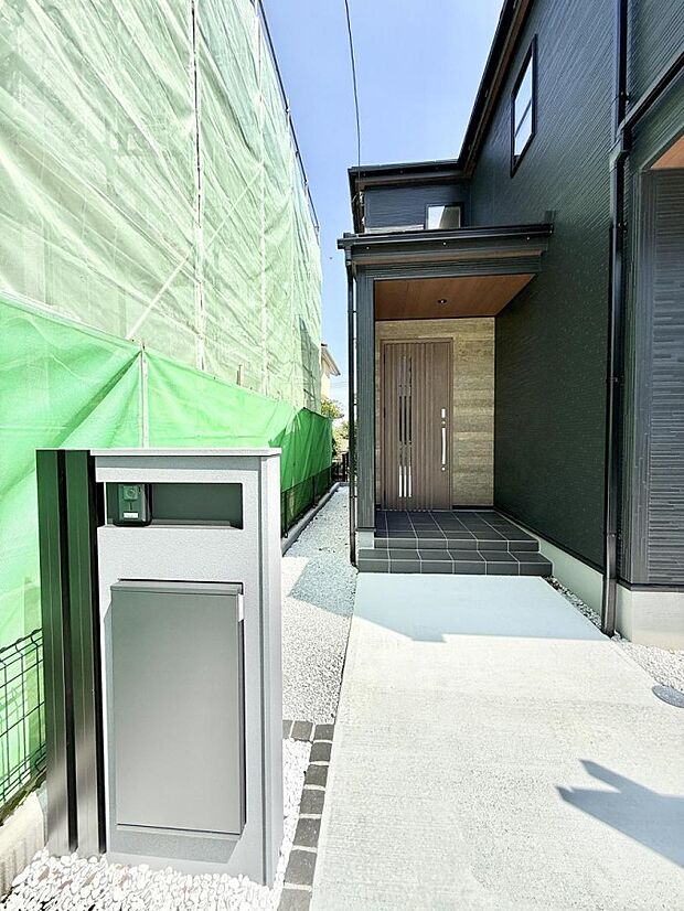 【その他現地】1号棟 ■宅配ボックス付き郵便受けがあると不在時も安心ですね