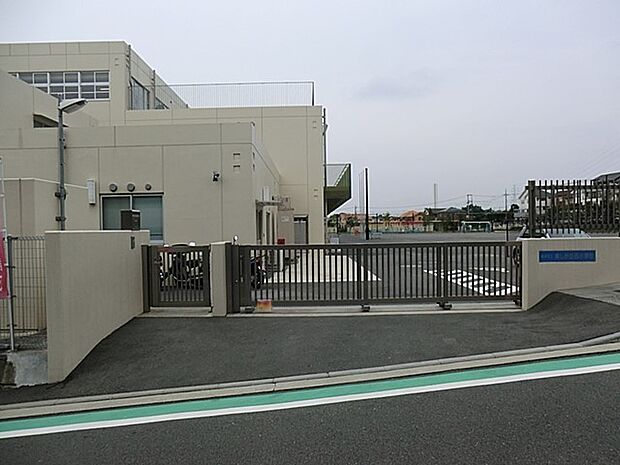 横浜市立美しが丘西小学校(約1,200m・徒歩15分)