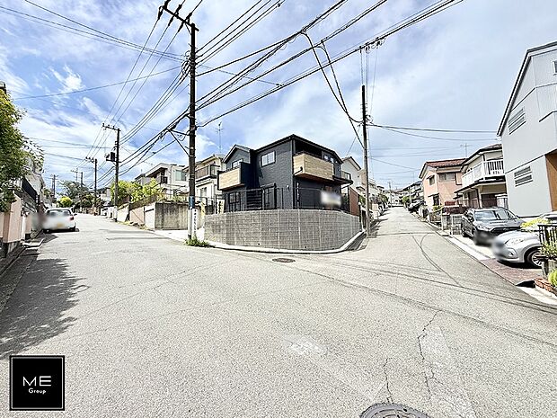 【前面道路含む現地写真】■家族とのお出かけが楽しくなる環境です