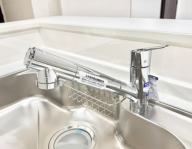 【浄水器】■清潔でおいしい水を手軽に供給してくれます