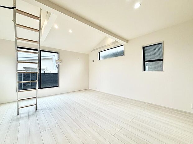 【リビングダイニング】1号棟 ■シンプルだけど贅沢、大切な人と過ごす心がほどける空間