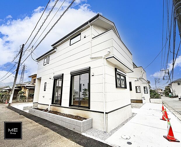 【現地外観写真】1号棟  ■暮らしを彩る充実した設備仕様が備わった住まい