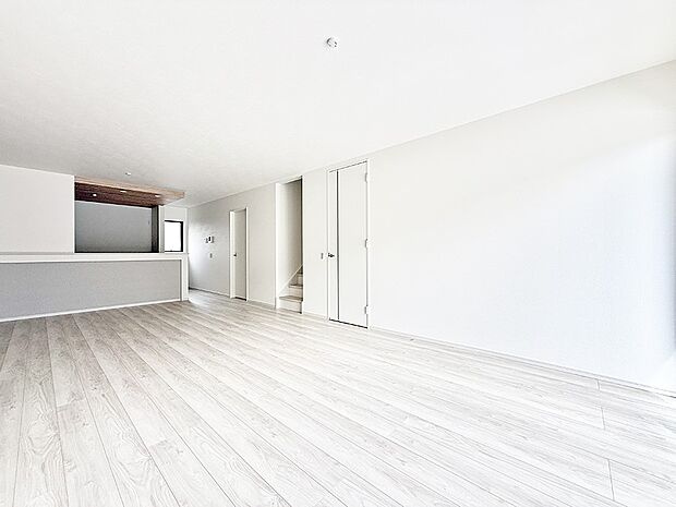 【ダイニング】1号棟  ■ふとした瞬間に幸せを感じる、心地よい場所