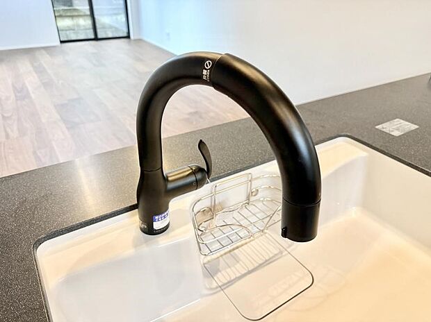 【浄水器】■清潔でおいしい水を手軽に供給してくれます