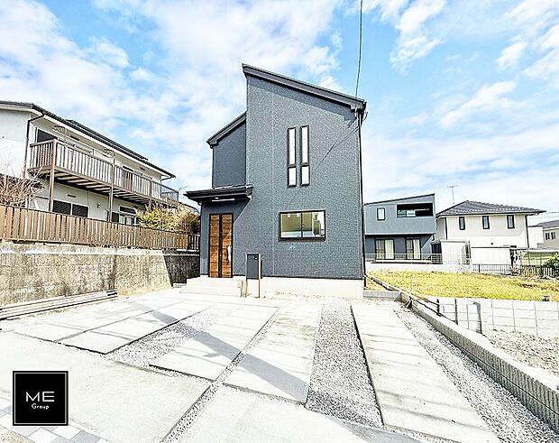 【現地外観写真】1号棟 ■暮らしを彩る充実した設備仕様が備わった住まい