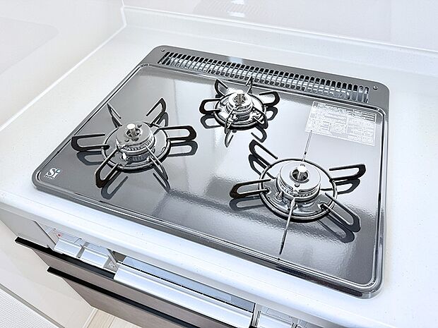 【3口ガスコンロ】■一度に多くの料理ができ便利で効率的
