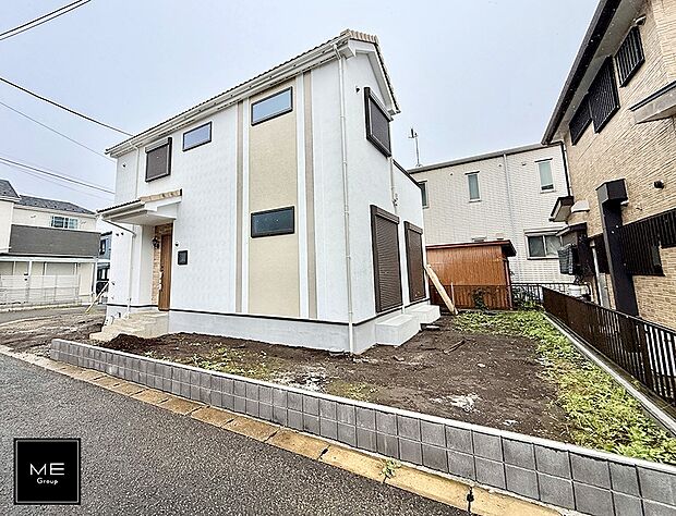 【現地外観写真】■暮らしを彩る充実した設備仕様が備わった住まい