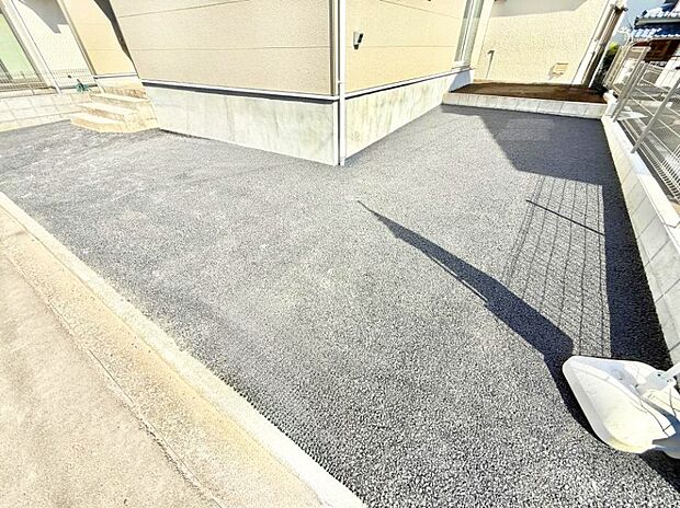 【駐車場】1号棟 ■自宅にある駐車スペースなので安心ですね