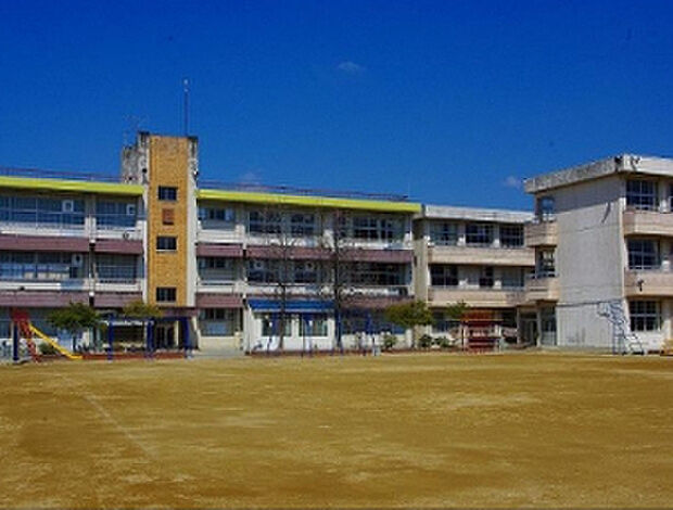 天理市立前栽小学校（約851m）