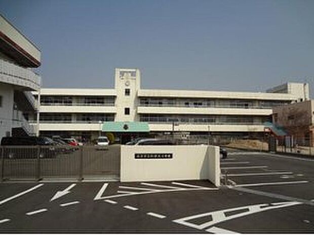 畝傍北小学校（約1,470m）