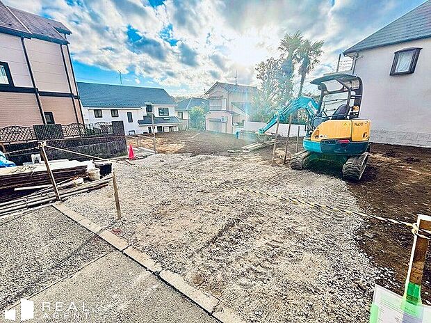 【現地外観】銀行・郵便局、病院、教育機関など必要な公共施設がひととおり揃っている鶴ケ峰で新生活を!