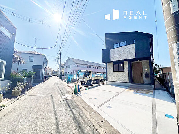 【現地外観】かわいらしい外観が目を惹きます！
敷地面積102m2でゆとりがございます。