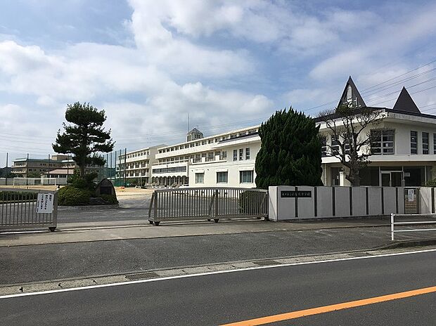 松戸市立小金北中学校（約1,424m）
