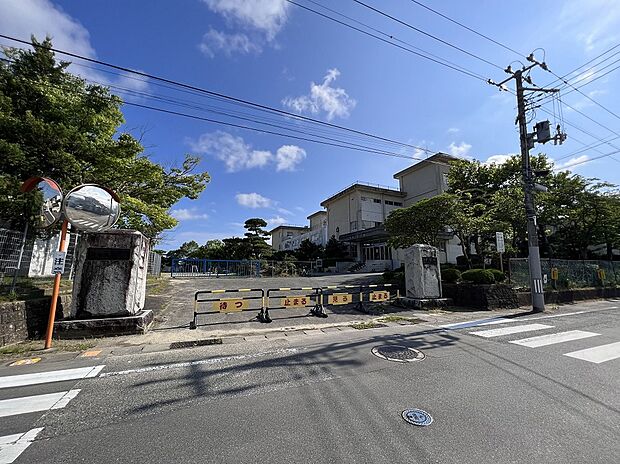 平第三小学校(約1m)