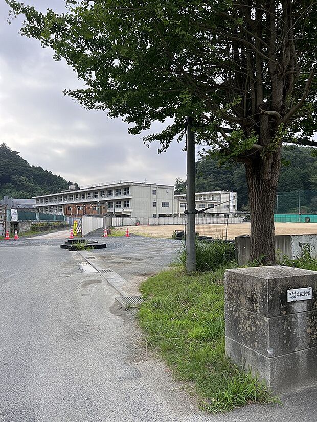 平第三中学校（約550m）