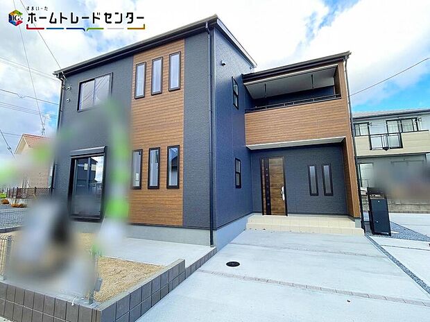 １号棟
嬉しい仕様がたくさん！
浴室乾燥機、システムキッチン、ウォークインクローゼット、洗浄便座、床下収納、24時間換気、TVモニター付きインターホン、人感センサー、駐車３～４台可（車種による）♪