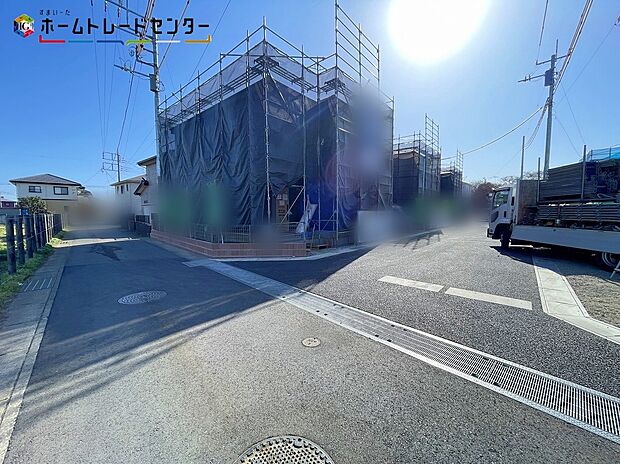 １号棟
平日・お仕事帰りなど、いつでもご案内致します！お気軽にお問い合わせ下さい♪お待ちしております！
開放感あふれる現地を是非ご体感くださいませ！