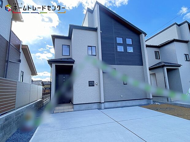 ２号棟
嬉しい仕様がたくさん！
浴室暖房換気乾燥機、オール電化、食器洗浄乾燥機、Wロック電池錠、床下収納、２４時間換気、シューズインクローク、ウォークインクローゼット、和室、吹抜、折上天井！