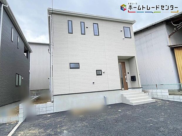 １号棟
関東鉄道常総線「水海道」駅まで車で２分♪「耐震＋制震」を兼ね備えた家、ＱＵＩＥ。住宅性能評価取得物件！安心の第三者機関による検査済み！品質にこだわり住む人に実利もしっかり感じていただける家！