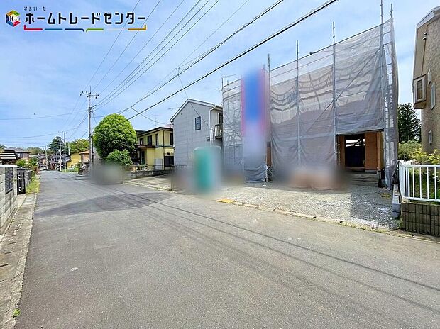 1号棟
嬉しい仕様がたくさん!システムキッチン、浴室乾燥機、防犯カメラ、TVモニター付きインターホン、人感センサー付玄関灯、全居室ペアガラス、駐車2台可(車種による)♪
