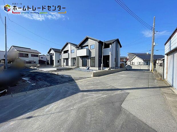 3号棟
JR常磐線「水戸」駅まで車で5分!
LIGAREはラテン語で<結ぶ>という意味を持つ。人を繋ぎ、家族を結ぶ。シンプルな箱を結び、繋ぎ合わせることで様々なデザインが形成される。