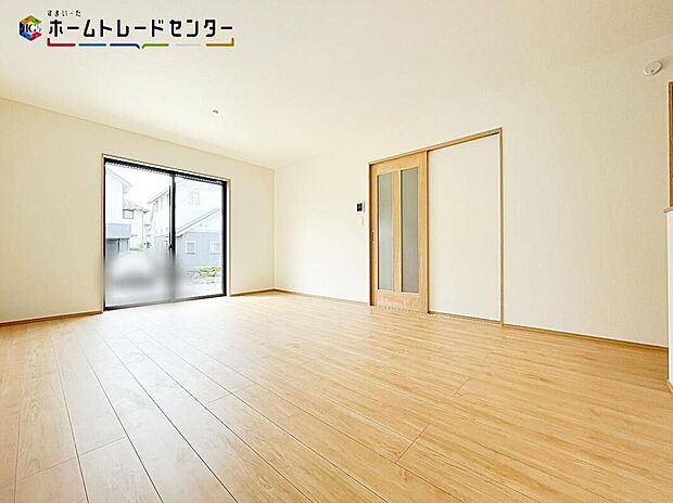 ママの目線でデザインされた住まいは、水回りの導線や豊富な収納など魅力がたくさん。洗濯物を洗っているうちにご飯の下ごしらえなどの「ながら家事」がしやすいレイアウト♪住み心地の良さをぜひご体感下さいませ！