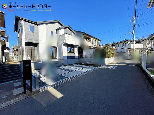 【前面道路含む現地写真】○嬉しい設備仕様
システムキッチン、浴室乾燥機、ウォークインクローゼット、床下収納、TVモニター付インターホン、24時間換気システム、リネンスペース、折り上げ天井、駐車場２台（車種による）！