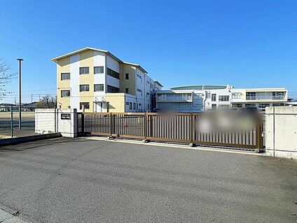 かすみがうら市立下稲吉小学校 950m(徒歩12分)