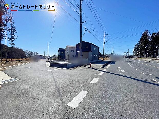 【前面道路含む現地写真】１号棟
JR常磐線「内原」駅まで車で４分！
安心の住宅性能評価取得物件！
耐震性など主要４分野で最高等級を取得♪地震に強い家！住まいは、人生の多くの時間を過ごす大切な場所！