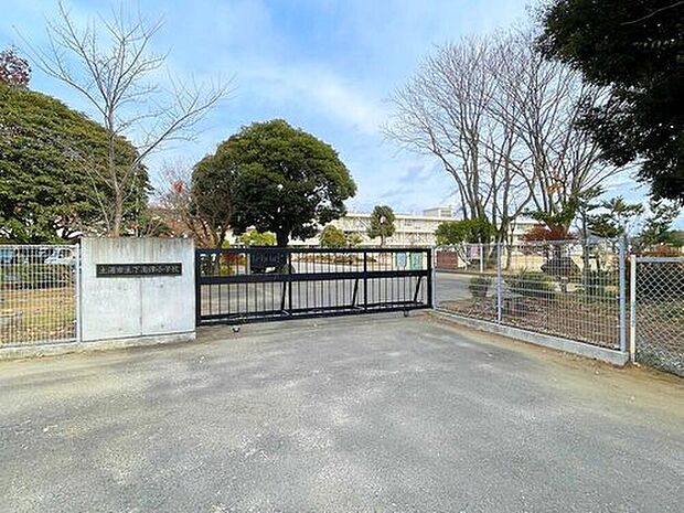 土浦市立下高津小学校(約1,800m)