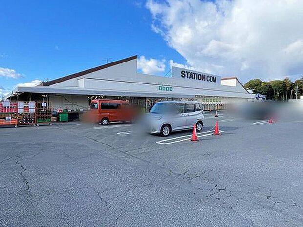 ジャパンミート卸売市場50号店（約380m）