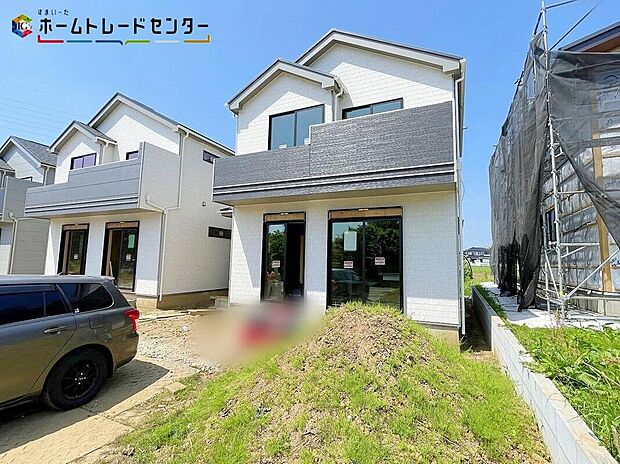 【現地外観写真】C号棟
鳥の声で目覚める朝。自然と調和した戸建てで、心地よい毎日を暮らしてください！子どもがのびのび育つ環境と、穏やかな日常が両立する街。一度訪れればきっと好きになる！