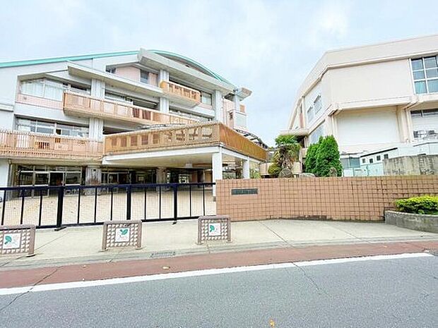 土浦市立真鍋小学校（約430m）