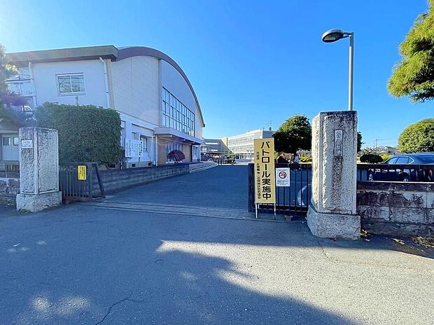 石岡市立府中中学校(約1,300m)