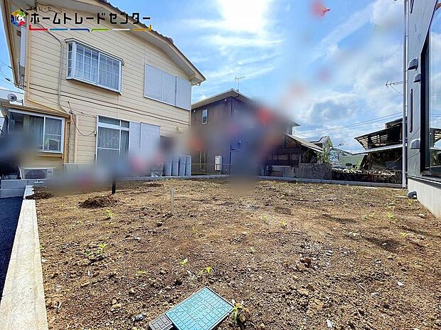 【庭】陽光たっぷり降りそそぐ南庭を備えた理想のお住まいです。お子様の遊び場や趣味のガーデニング、ワンちゃんも飼えますね♪お休みの日はBBQはいかがですか!ライフスタイルに合わせて、お楽しみ頂けそうですね!