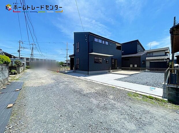 【前面道路含む現地写真】平日・お仕事帰りなど、いつでもご案内致します！お気軽にお問い合わせ下さい♪お待ちしております！（0120-858-884）開放感あふれる現地を是非ご体感くださいませ！
