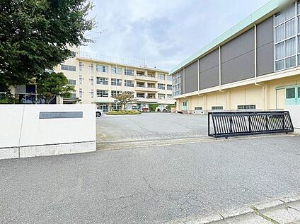 取手市立取手第一中学校 1400m (徒歩18分/自転車6分)