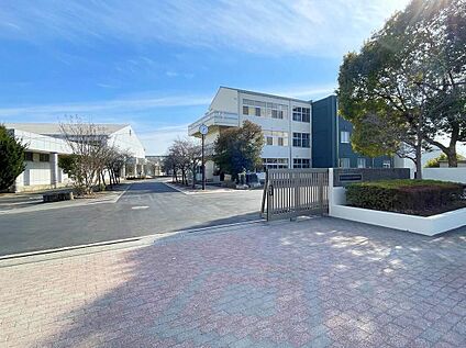 守谷市立けやき台中学校 600m(徒歩8分)