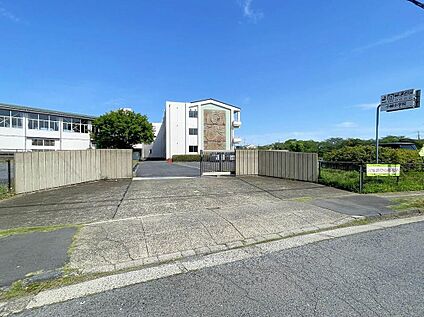 つくばみらい市立小絹小学校 1300m (徒歩17分)