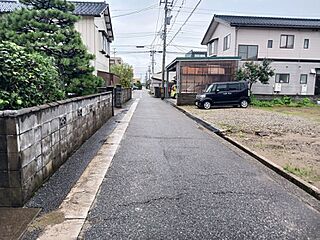 【白山市徳丸町B棟】ZEH仕様の高断熱・太陽光パネル5.64kw搭載の新築一戸建て その他