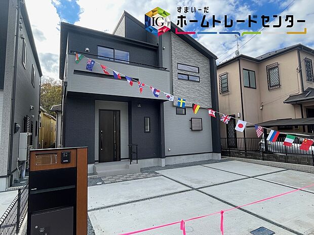 ◆目の届きやすい場所に駐車場があるので安心感があります。また、荷物をたくさん持った状態でも車を降りてすぐ建物内に入ることができ、子どもを持つファミリー世帯にもおすすめです。