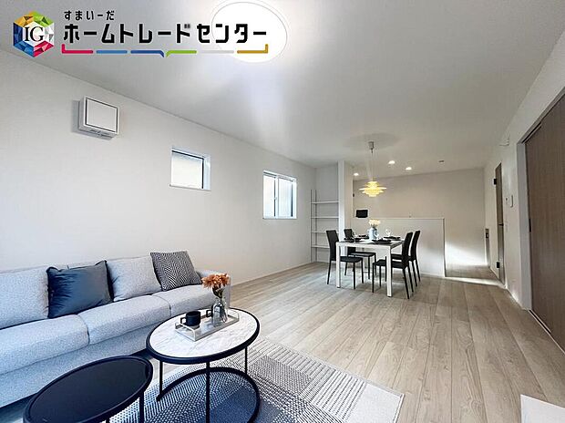 ≪Living room≫
ママの目線でデザインされた住まいは、水回りの導線や豊富な収納など魅力がたくさん。住み心地の良さをぜひご体感下さい！