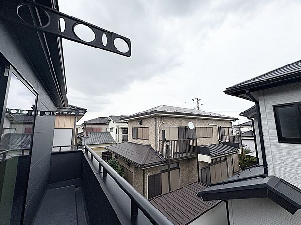 【バルコニー】◆≪お問い合わせ当日のご内覧もお任せください♪≫
耐震に優れた工法を採用、一生住む家だから構造にも環境にもこだわりを。地震に強いオリジナル工法を是非お確かめ下さい♪